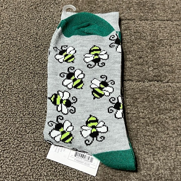 *6 for $10!*St. Patrick’s Day Paddy Crew Socks Kiss Bee I’m Irish Bumblebee Buzz - Picture 2 of 4